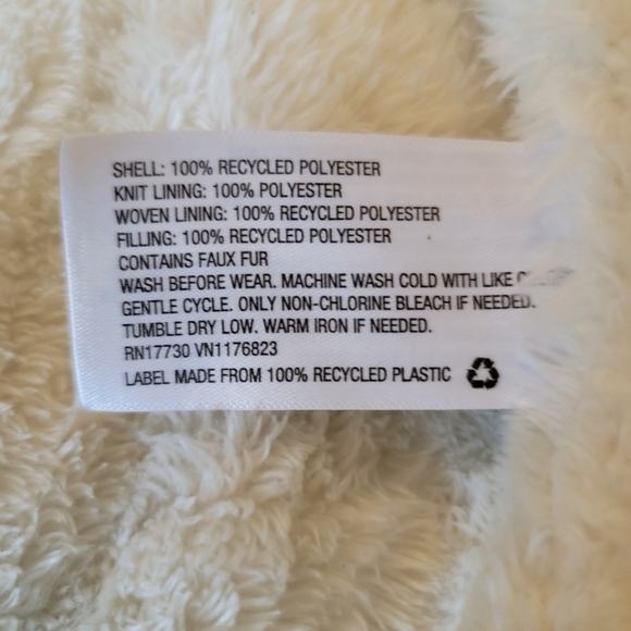 Cat & Jack Camouflage quilted faux furlined coat size 3T - Picture 4 of 6